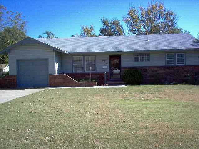 1st image of 1808 Meadowlake Dr