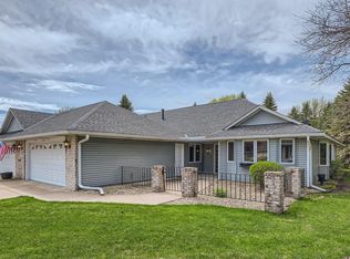 1066 Royal Ct, Shoreview, MN 55126