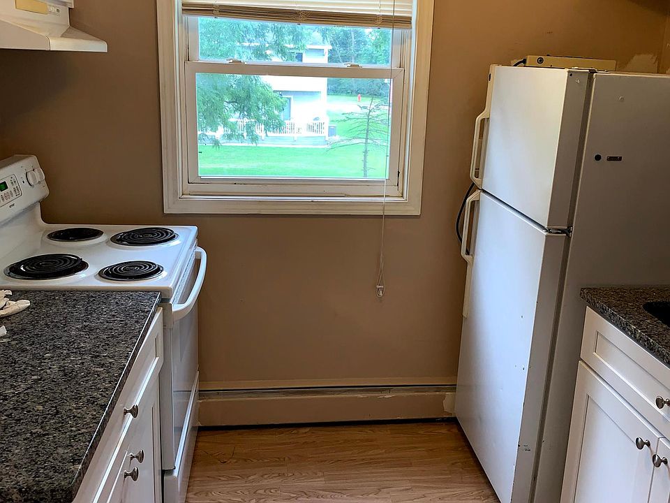 2nd image of 3 E Main St APT 1