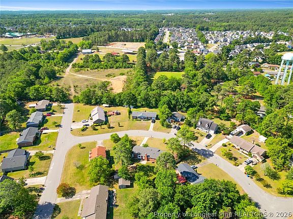 4th image of 2027 Gillingham Cir