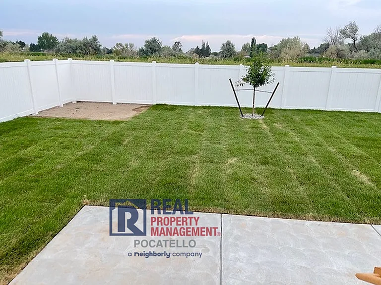 1620 Petersburg Dr — Photo 33