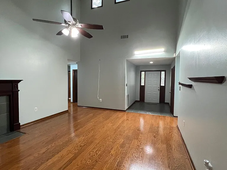 12125 Pleasant Tree Dr — Photo 4