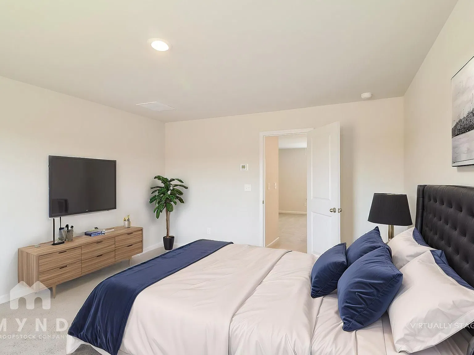 3 bed, 2.5 bath, 1770 sqft, $2,075 — Photo 3
