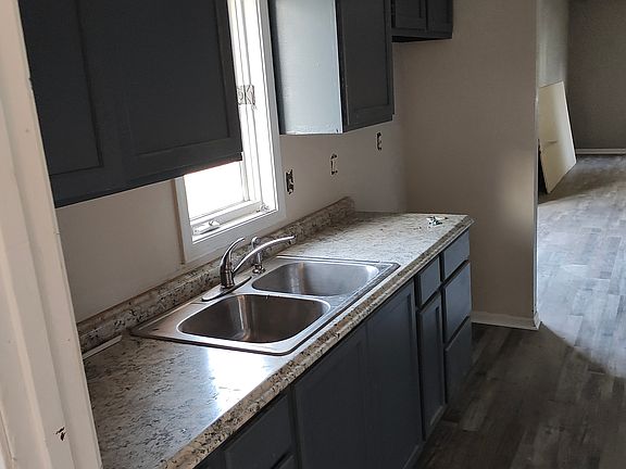 2nd image of 3000 Woodland Ave