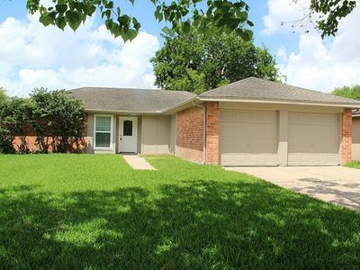 2450 Heritage Bend Dr, Webster, TX, 77598