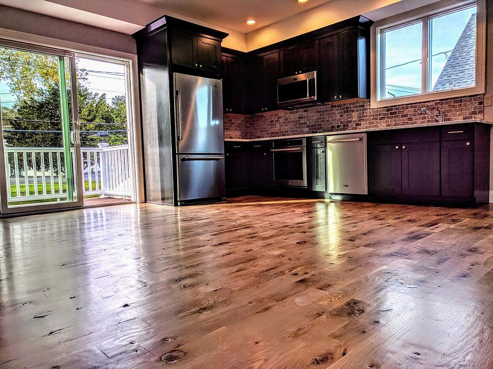 kitchen / living room