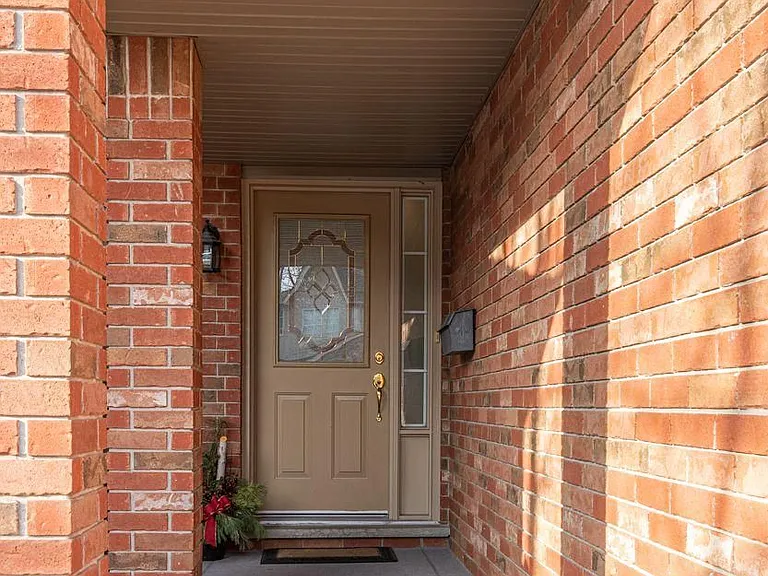 3335 Edgewood Pl — Photo 2