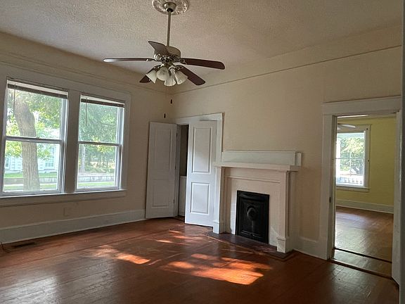 5th image of 705 E 5th St APT 1