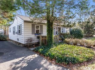 233 Holly Rd, South Kingstown, RI 02879