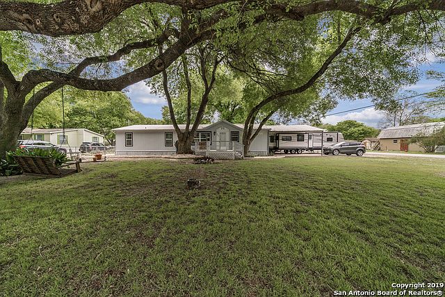 1st image of 305 Elm Dr