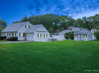 70 Old Stone Rd, Calverton, NY 11933