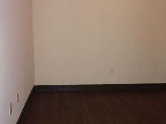 5th image of 1710 Arlington St #1