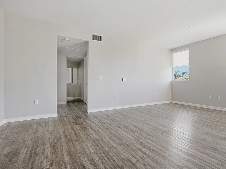 16300 Ventura Blvd #403 — Photo 9