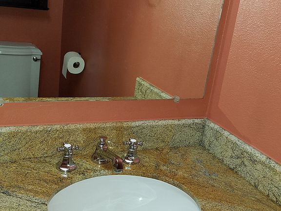 Main Floor 1/2 bath