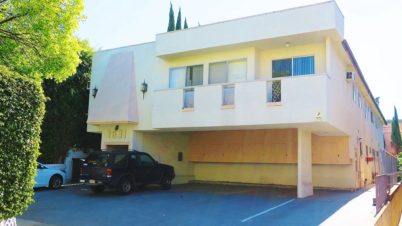 Lido Apartments - 1831 Glendon Ave — Photo 2