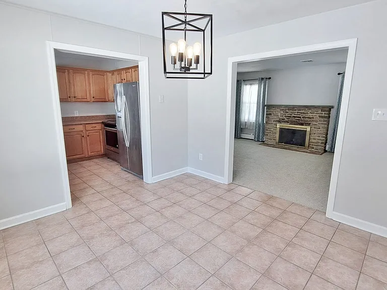 1170 Westminster Ave — Photo 7