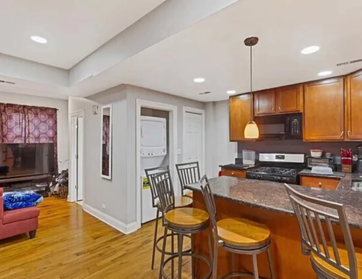 1 bed, 700 sqft, $1,330 — Photo 1