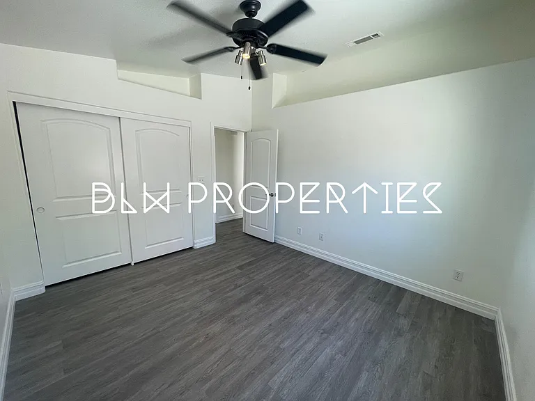 6150 Mariposa Ave — Photo 25