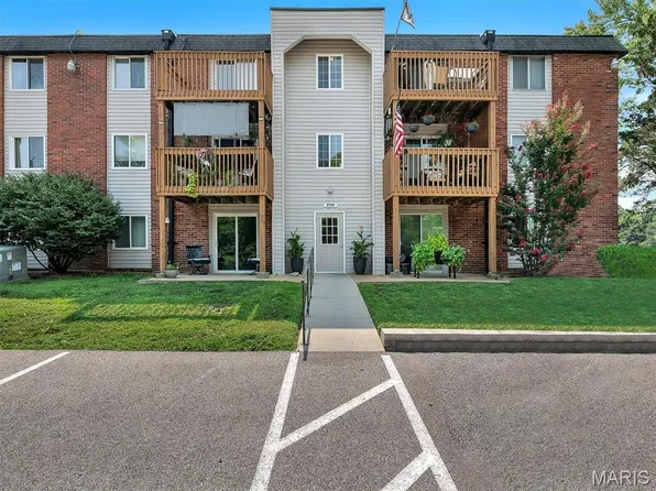 2741 Westphalia Ct APT F, Saint Louis, MO 63129