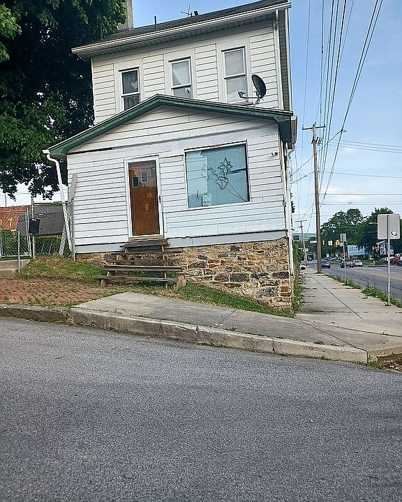 Front of the house 