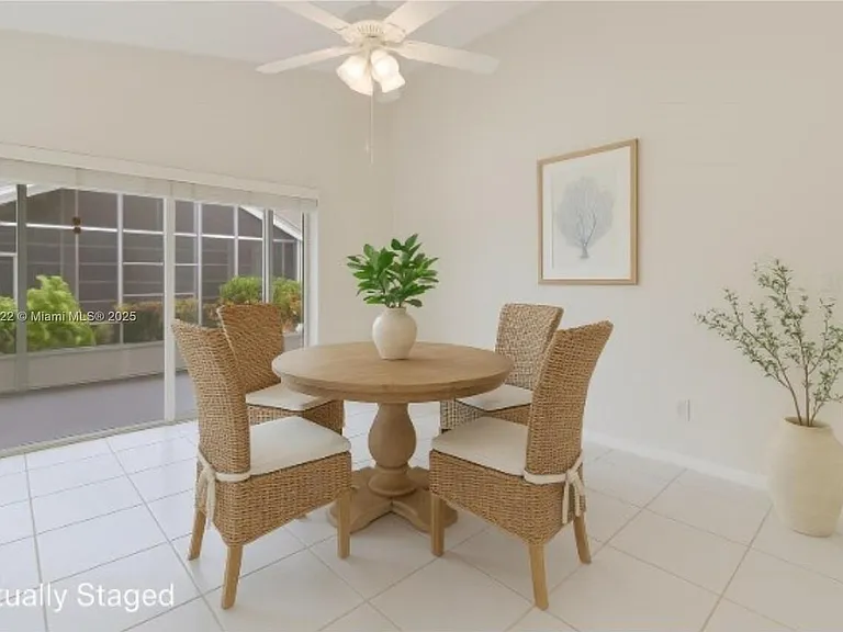 653 NW San Remo Cir — Photo 5