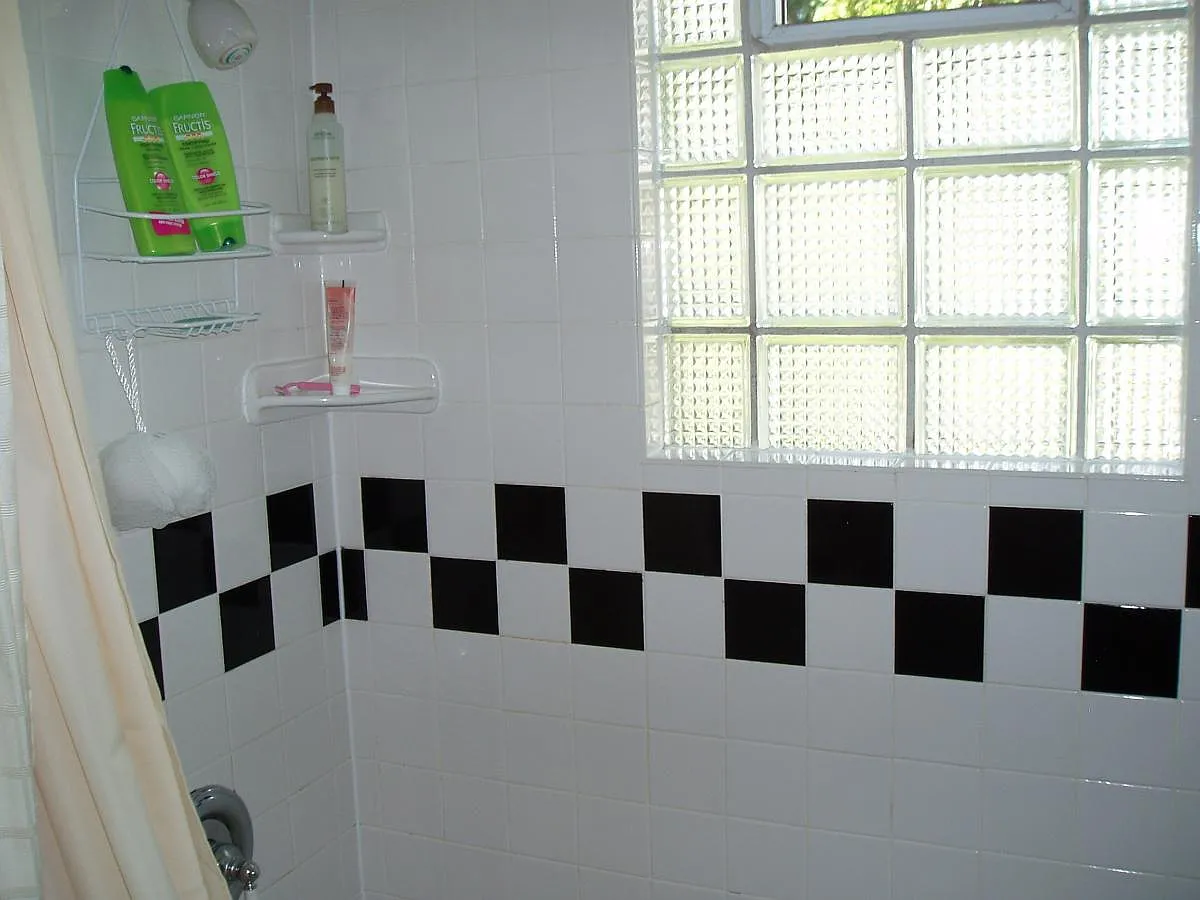 226 E Henry Clay Street — Photo 3