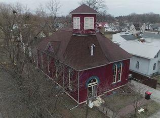 301 W 2nd St, Assumption, IL 62510