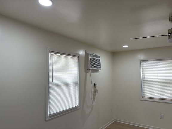 3rd image of 922 Hastings St #920