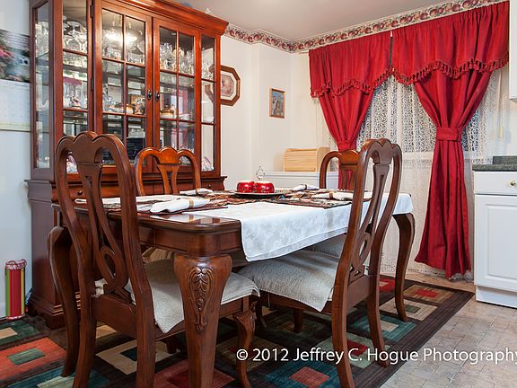 Kitchen - dining area