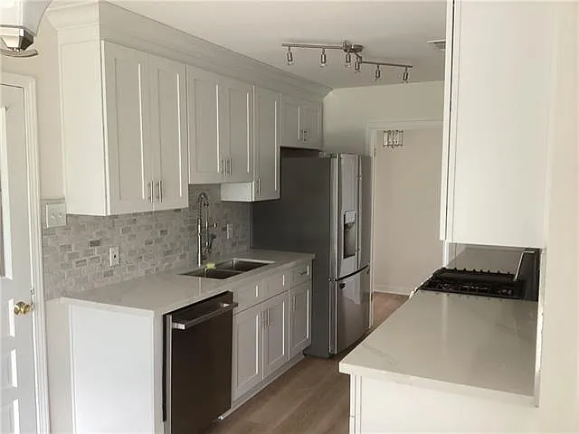 2160 Esplanade Pl — Photo 7
