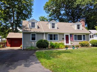 93 Mayweed Rd, Fairfield, CT 06824