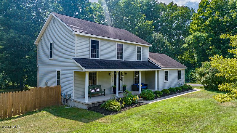 2nd image of 1005 E River Drive