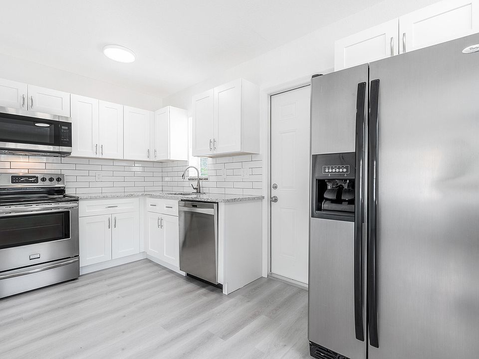 1st image of 5909 Pinewood Avenue