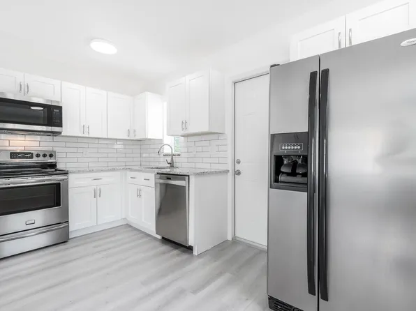 5909 Pinewood Avenue, West Palm Beach, FL 33407