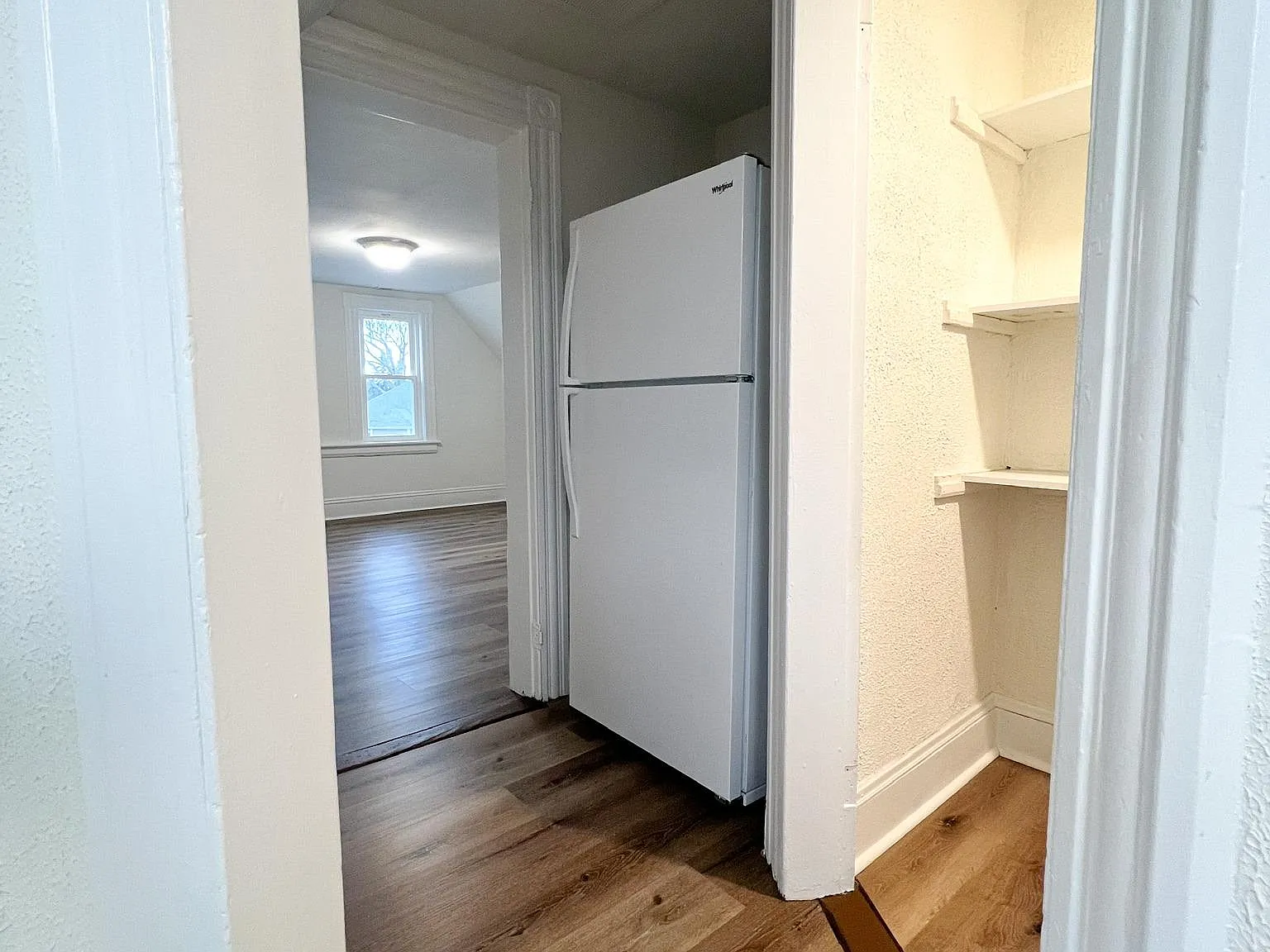 1 bed, 1000 sqft, $1,850 — Photo 3