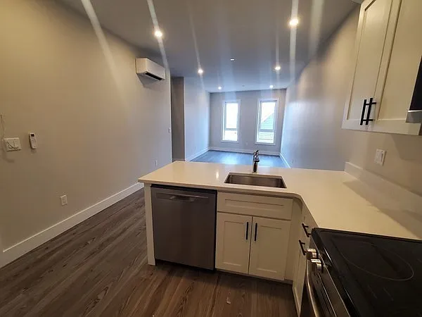 64 Tolman St #8 — Photo 7