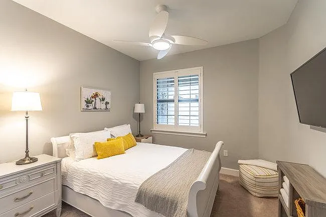 7722 Jacaranda Ln — Photo 8