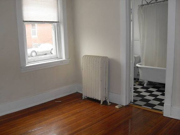 3rd image of 25 N Boulevard APT 8