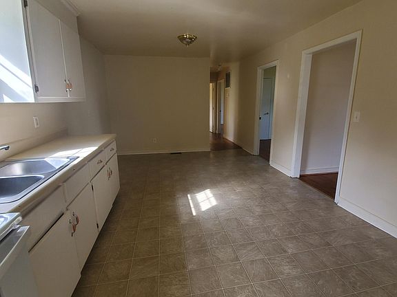 3rd image of 19723 Wrenn Dr