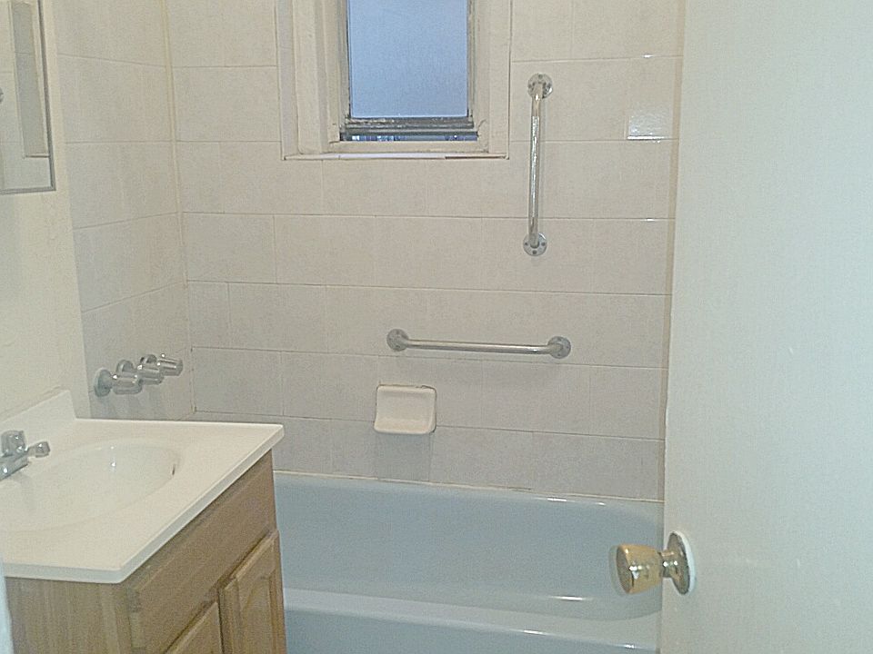 2nd image of 2110 Westbury Ct APT 2S