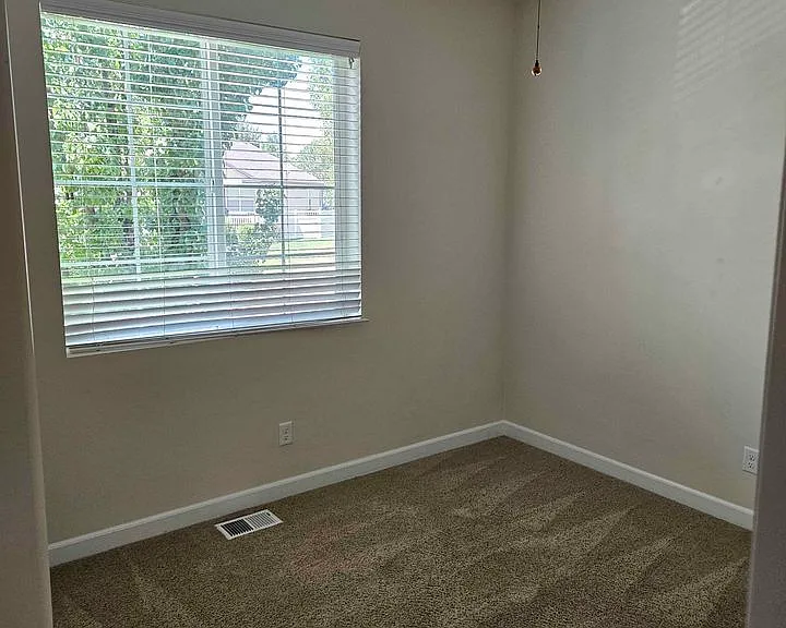 571 S 360 East Cir #E — Photo 7