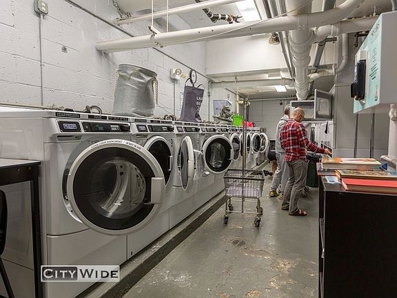 4th image of 145 E 16th St APT 16L