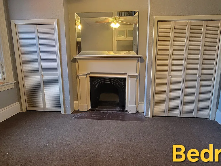 2323 Sarah St — Photo 20