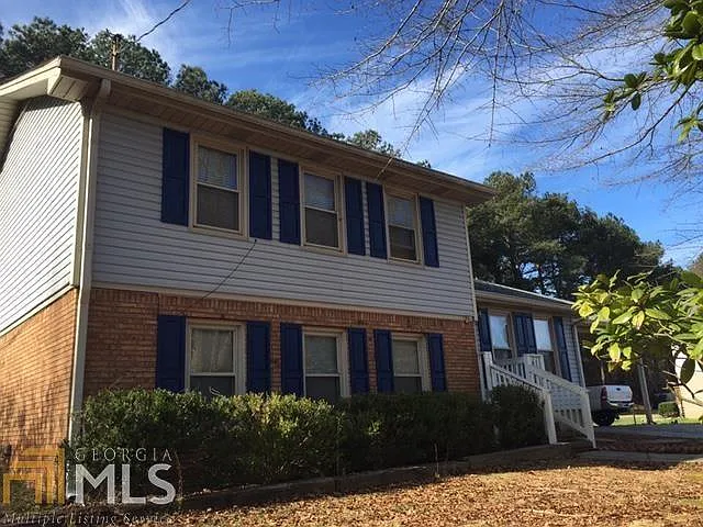 4 bed, 2.0 bath, 1776 sqft, $1,800 — Photo 3