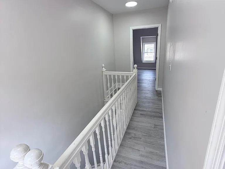 1325 W Norwegian St — Photo 15