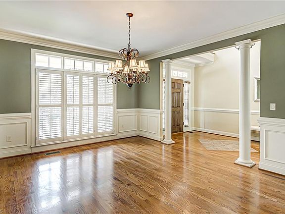 4th image of 2540 N Beech Ln