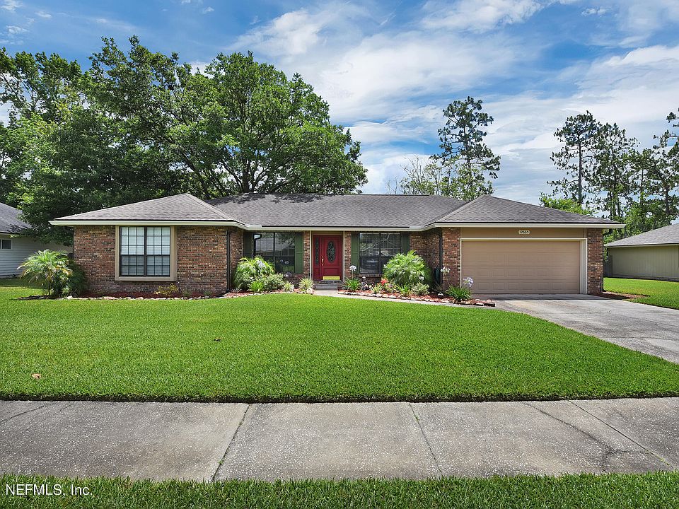 1st image of 12665 Steeplechase Ln