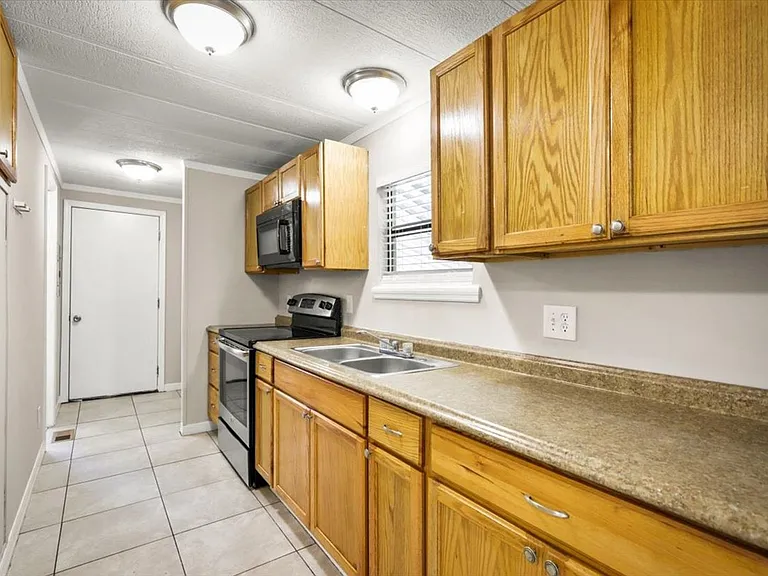 1642 Hammond Blvd — Photo 10
