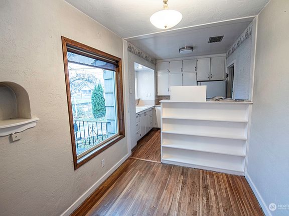5th image of 248 N Bellevue Avenue
