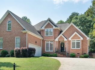205 Dunrobin Ln, Simpsonville, SC 29681